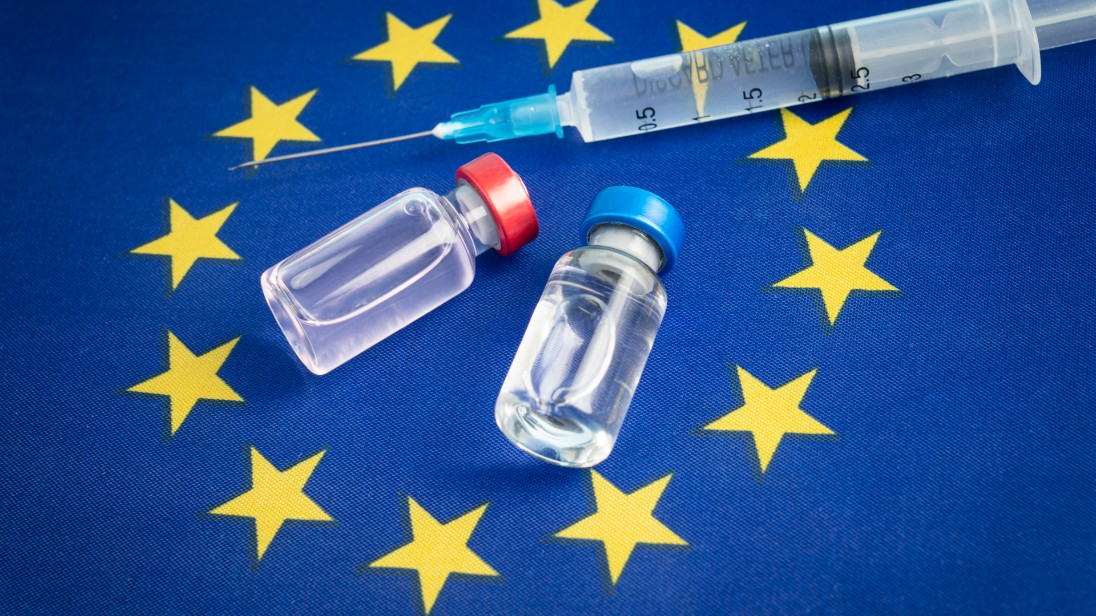 Medicin ovanpå en eu-flagga